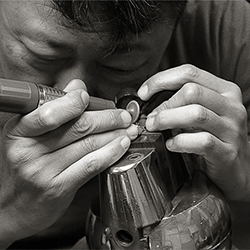 国内の自社工房にてひとつひとつ丁寧に